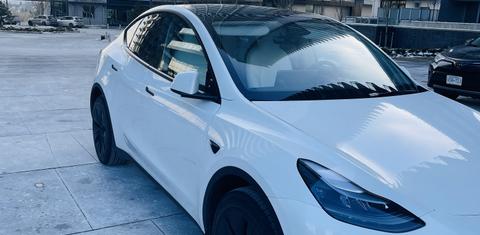 Tesla Model Y 2025
