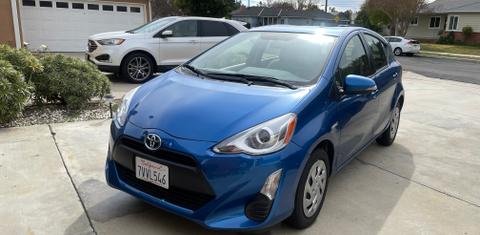 Toyota Prius c 2016
