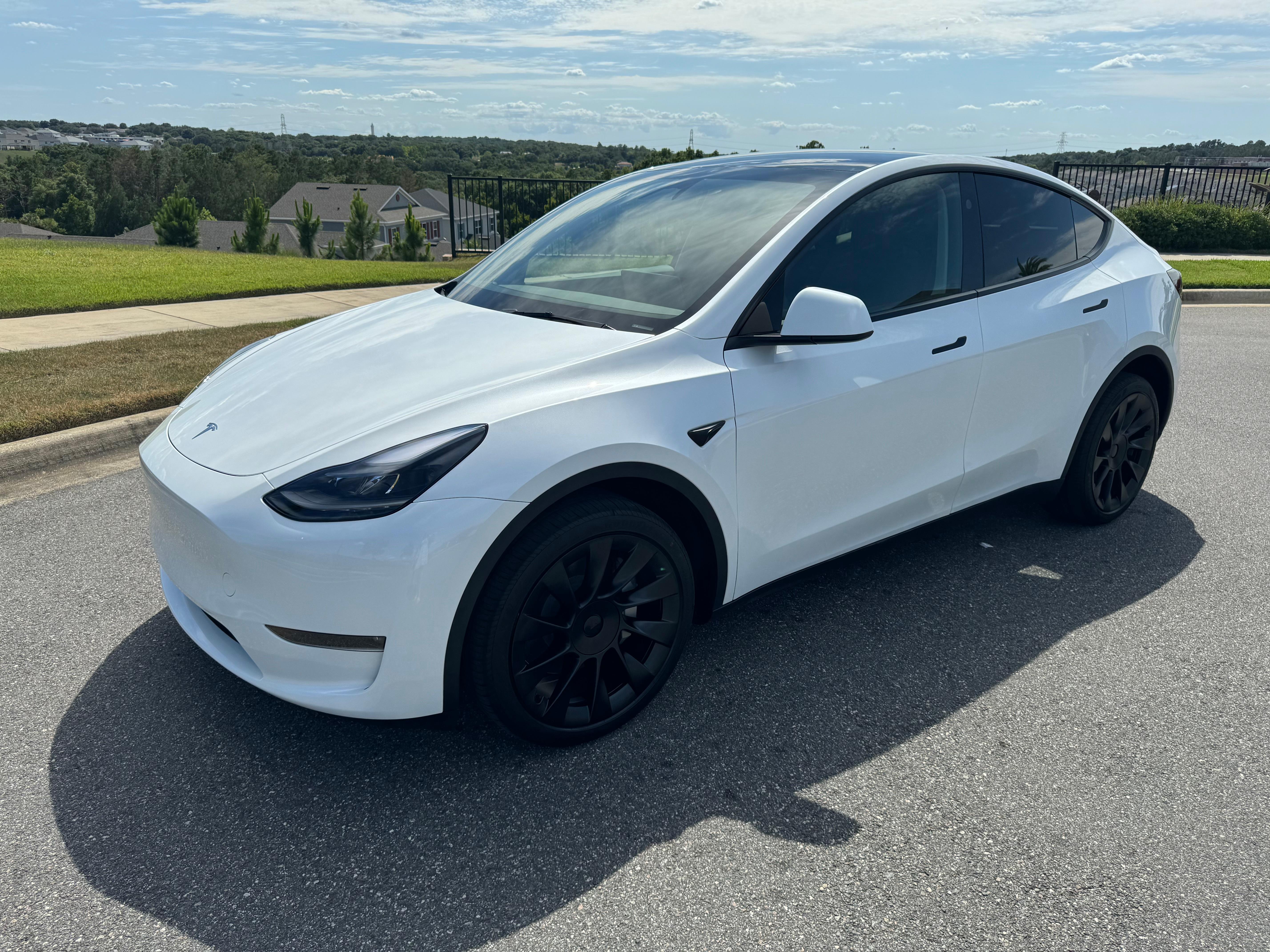 Tesla Model Y 2024 in Minneola, FL
