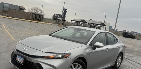 Toyota Camry Hybrid 2025