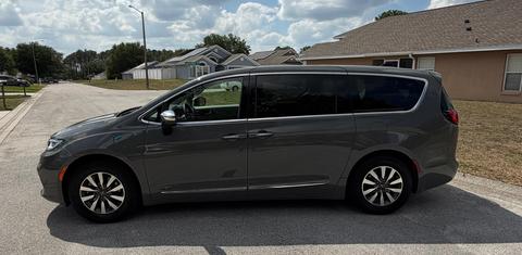 Chrysler Pacifica 2023
