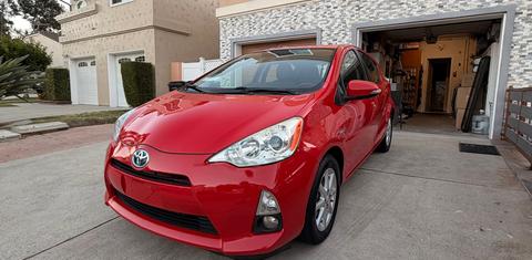 Toyota Prius c 2014