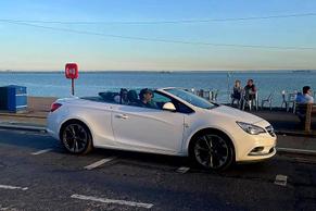 Vauxhall Cascada 2016 in London