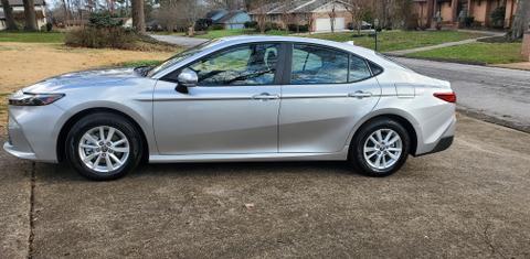 Toyota Camry Hybrid 2025