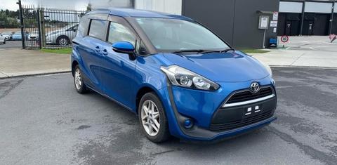 Toyota SIENTA 2016