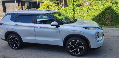Mitsubishi Outlander Plug-In Hybrid 2025