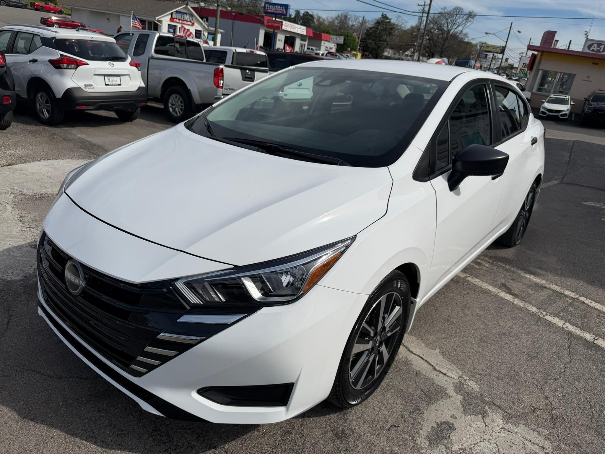 Nissan Versa 2024 in 