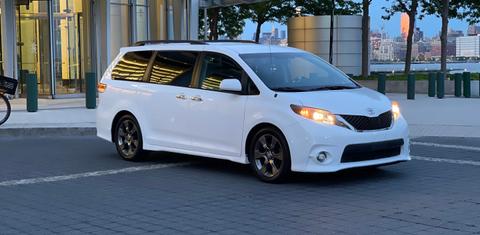 Toyota Sienna 2011