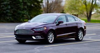 Ford Fusion 2017 — Car rental alternative in Warren, MI