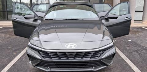 Hyundai Elantra 2025
