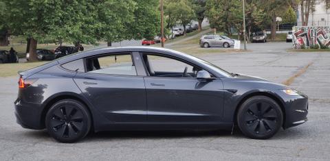 Tesla Model 3 2024