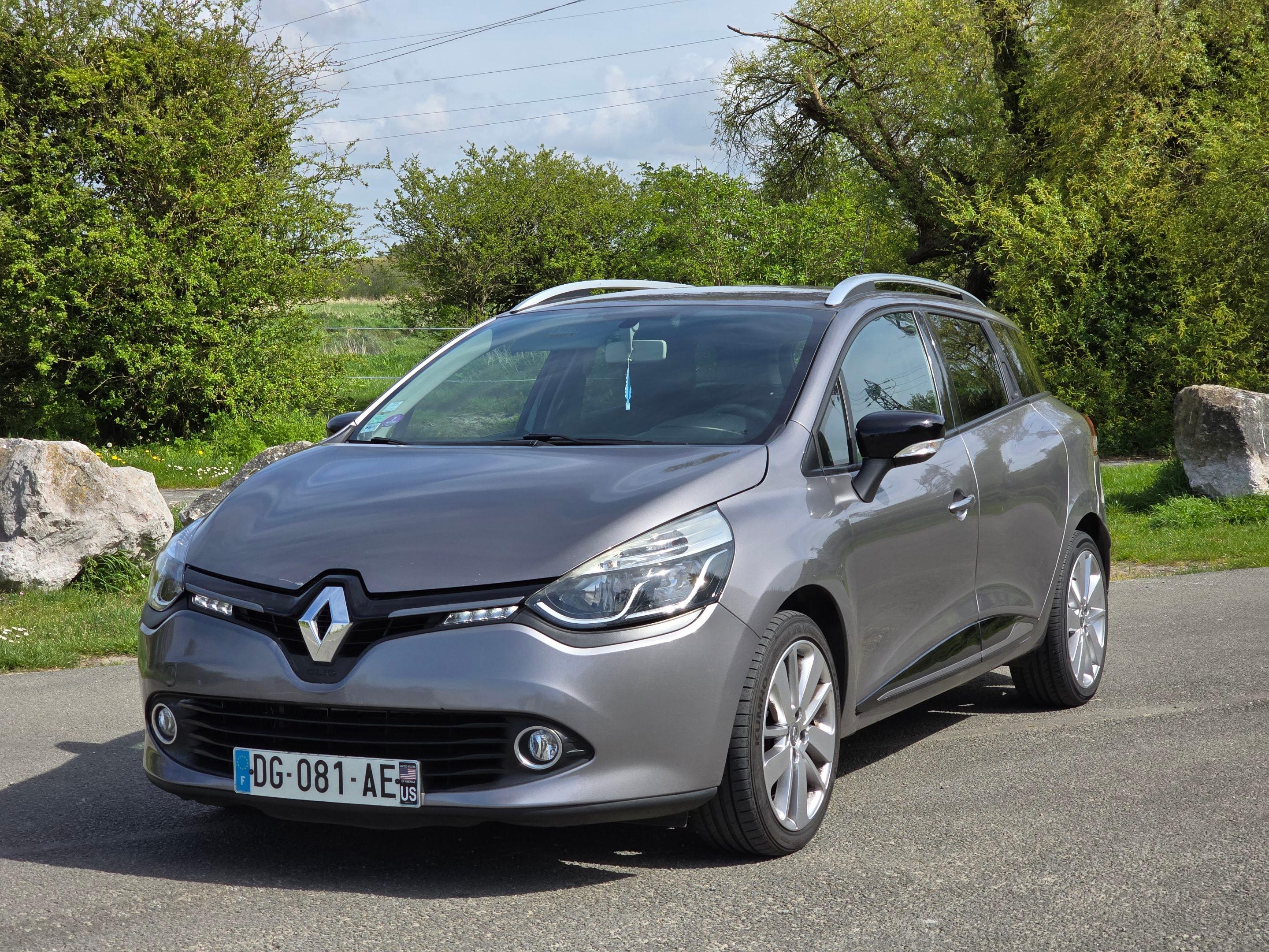 Renault CLIO IV ESTATE 2014 à Rang-du-fliers