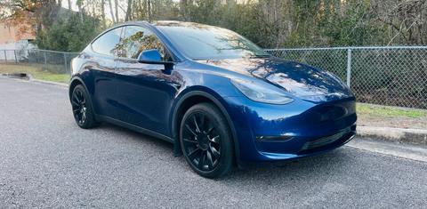 Tesla Model Y 2024