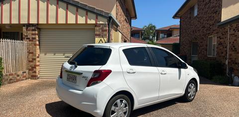 Toyota YARIS 2015