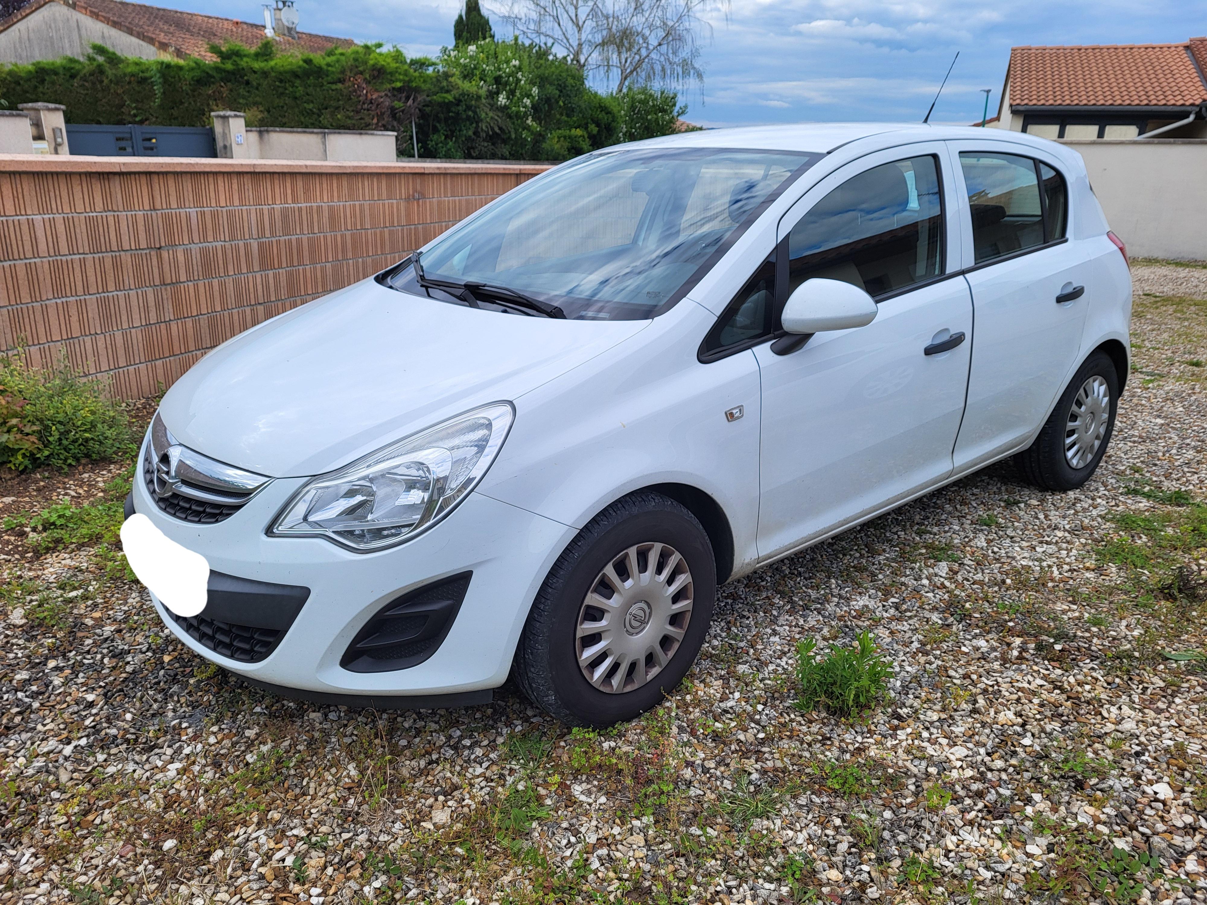 Opel CORSA 2011 à Saint-georges-lès-baillargeaux