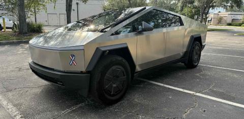Tesla Cybertruck 2025