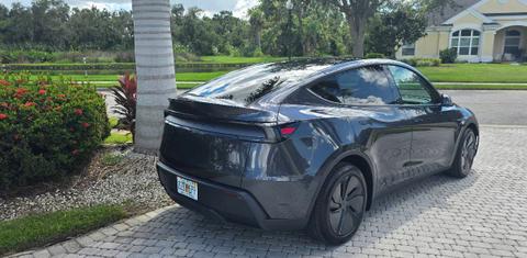 Tesla Model Y 2026