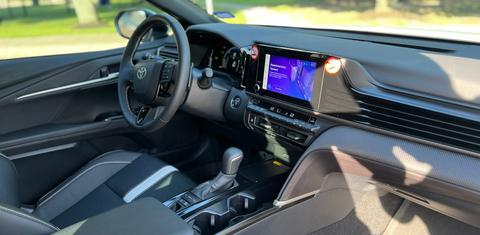 Toyota Camry Hybrid 2025