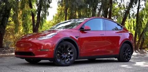 Tesla Model Y 2025