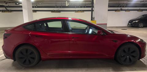 Tesla Model 3 2024