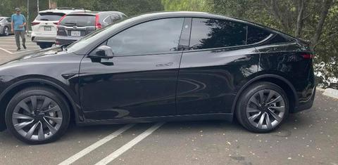 Tesla Model Y 2026