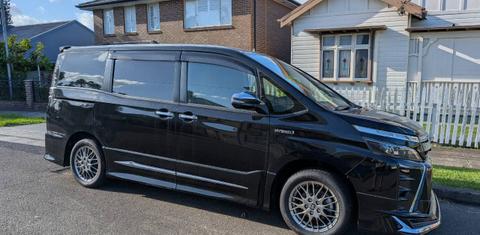 Toyota VOXY 2019
