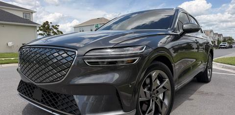 Genesis Electrified GV70 2025