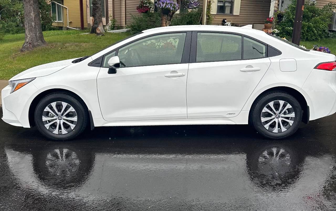 Toyota Corolla Hybrid 2025 in Calgary, AB