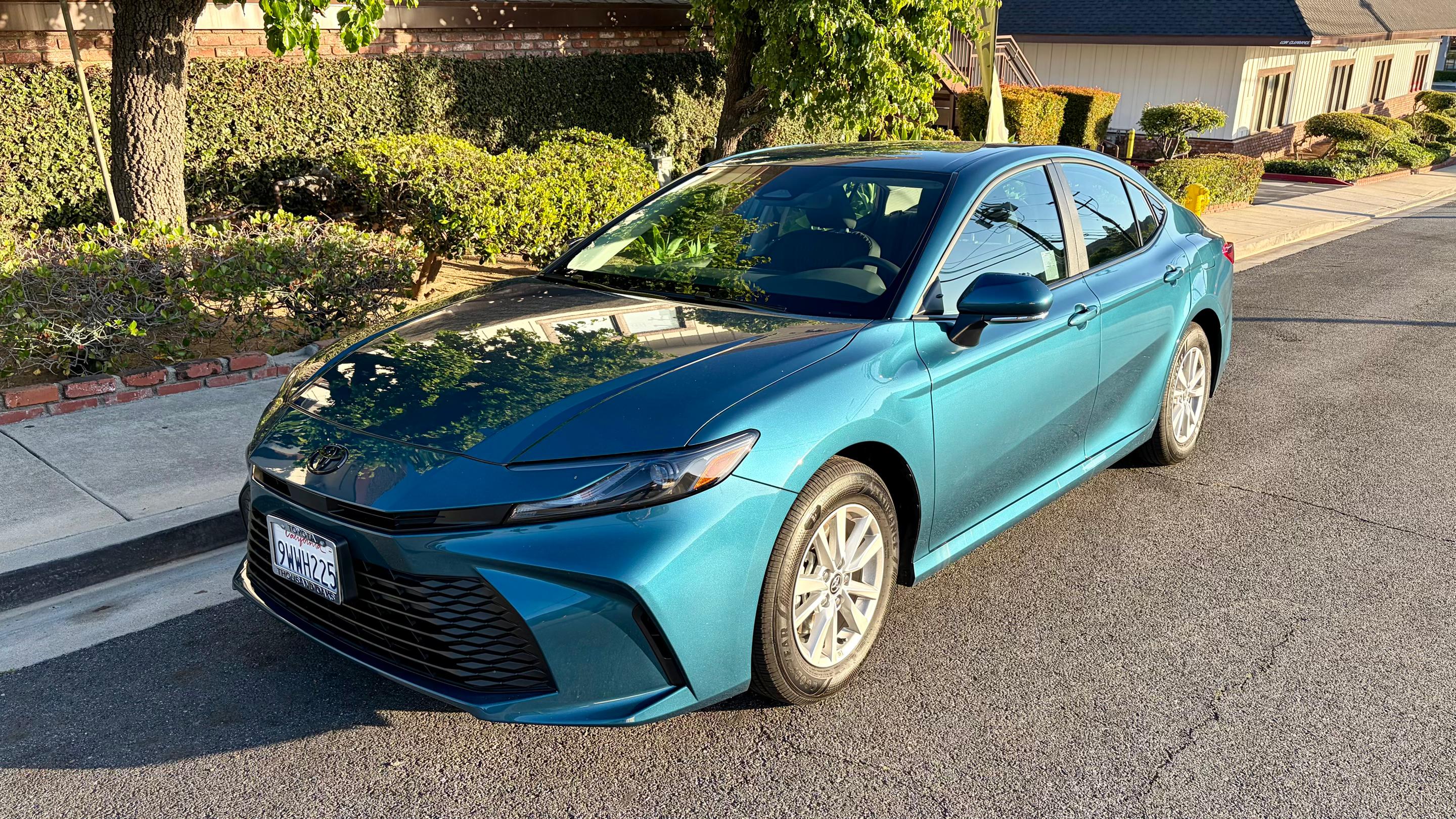 Toyota Camry Hybrid 2026 in Thousand Oaks, CA