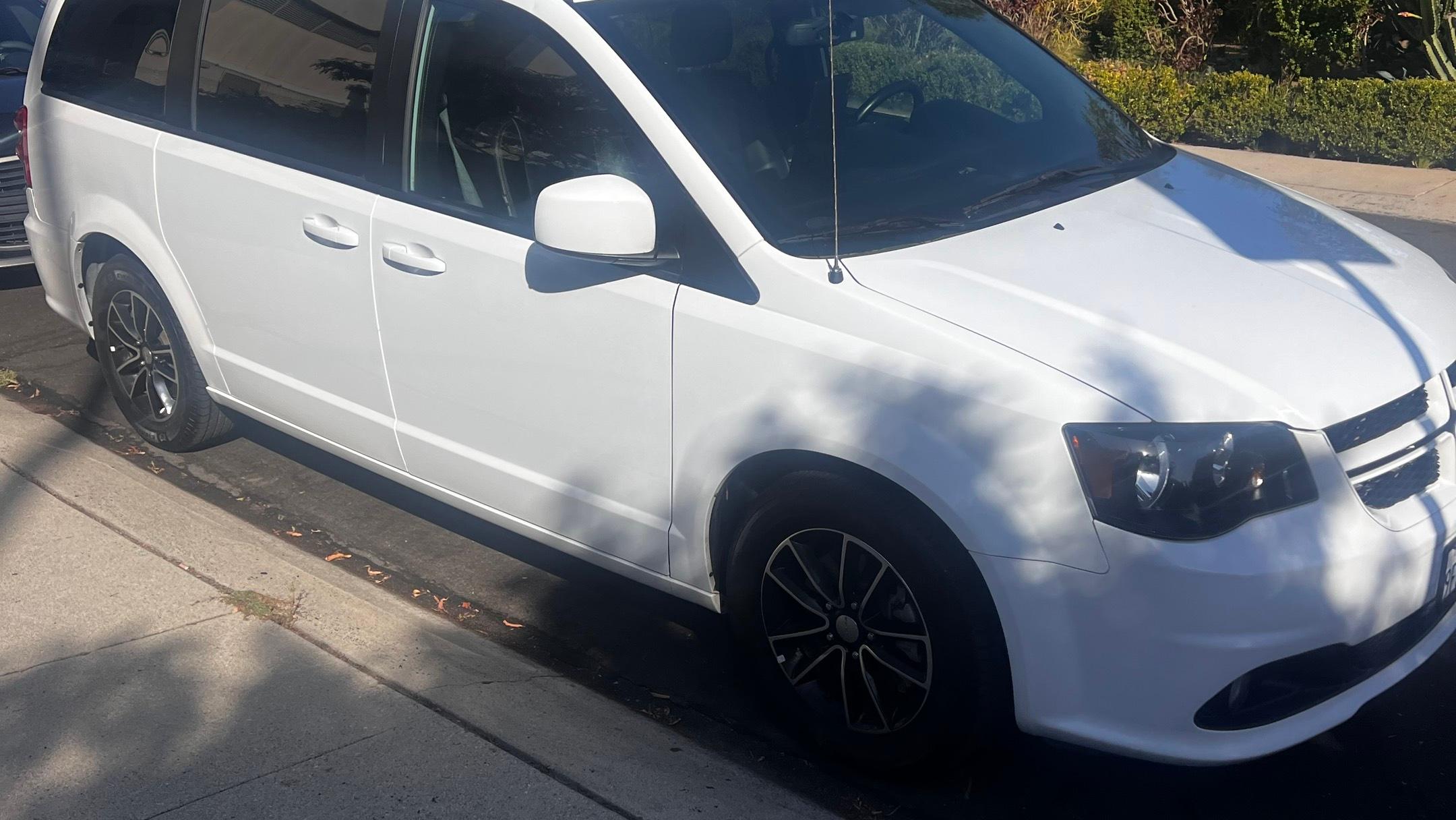 Dodge Grand Caravan 2018 in Los Angeles, CA