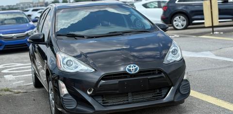 Toyota Prius c 2016