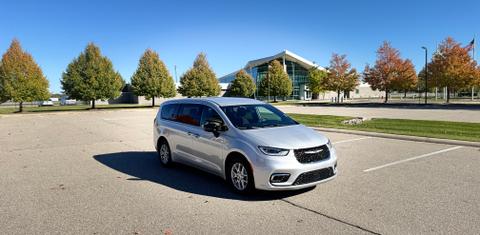 Chrysler Pacifica 2024