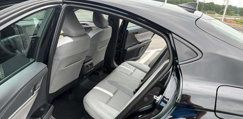 Toyota Camry Hybrid 2026