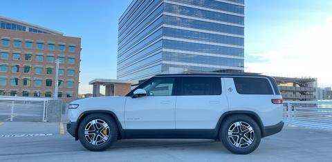 Rivian R1S 2023