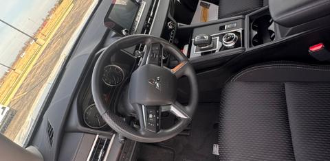 Mitsubishi Outlander 2024
