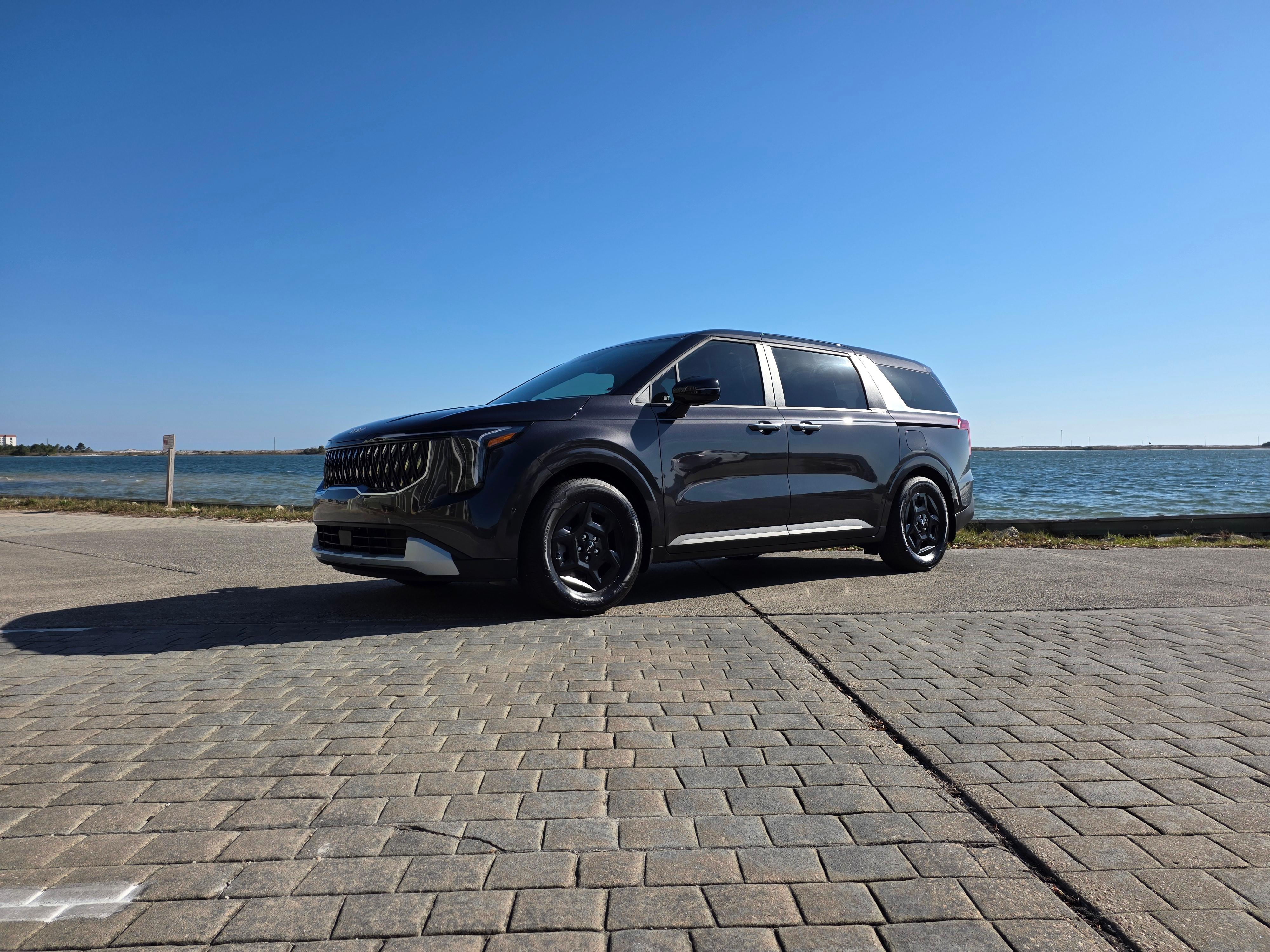 Kia Carnival 2026 in Mary Esther, FL