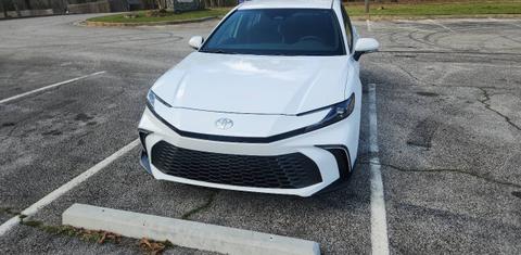 Toyota Camry Hybrid 2026