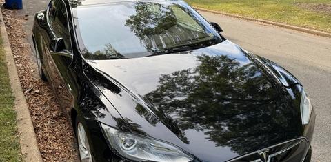 Tesla Model S 2015