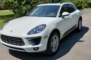 Porsche Macan car