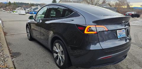 Tesla Model Y 2024