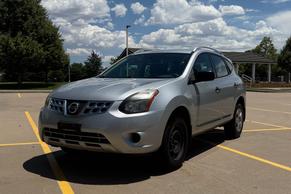 Nissan Rogue Select 2014 in Aurora