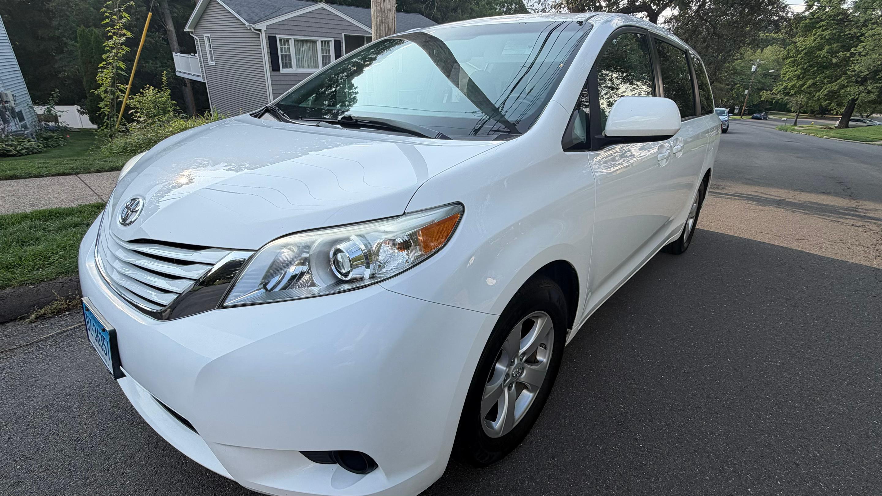 Toyota Sienna 2017 in Cheshire, CT