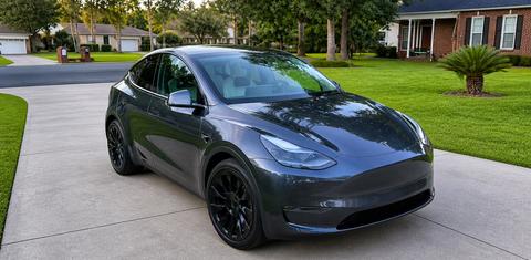 Tesla Model Y 2025