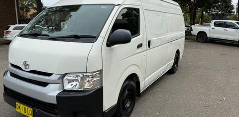 Toyota HIACE 2015