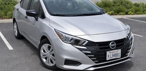 Nissan Versa 2023