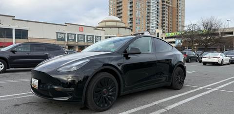 Tesla Model Y 2024