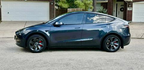 Tesla Model Y 2024