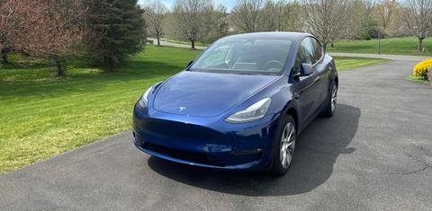 Tesla Model Y 2024
