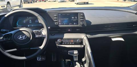 Hyundai Elantra 2025