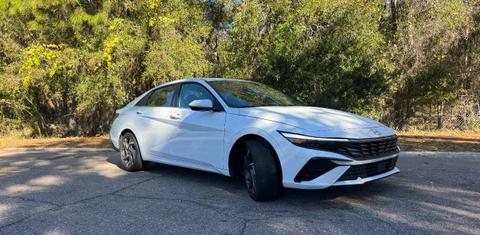 Hyundai Elantra 2025